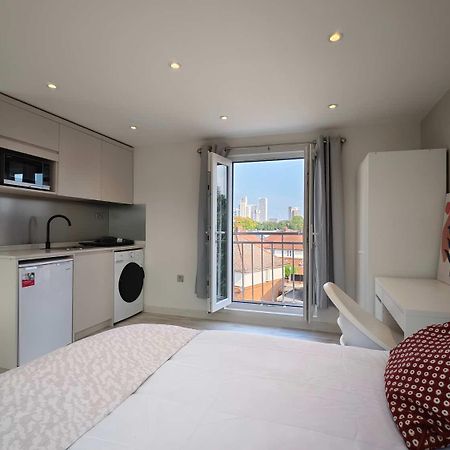 Hotel Morden Stratford Studio 4 London Exterior foto